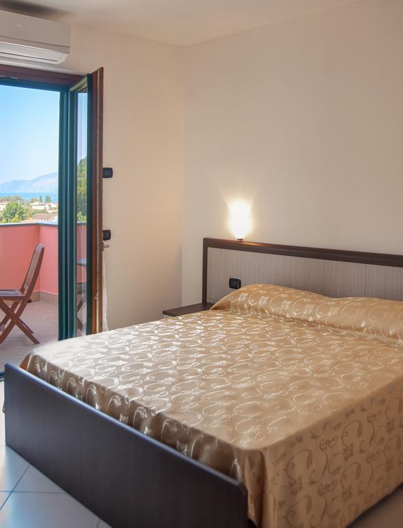 Residence Gli Ulivi Di Eolo Sapri Buitenkant foto