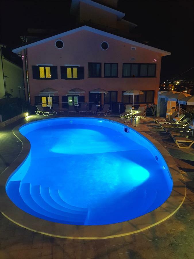 Residence Gli Ulivi Di Eolo Sapri Buitenkant foto